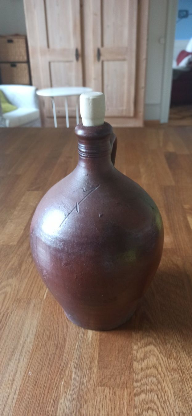 Bottiglie: alte Tonflasche – Usato da Luzern venduto da Hherger 1