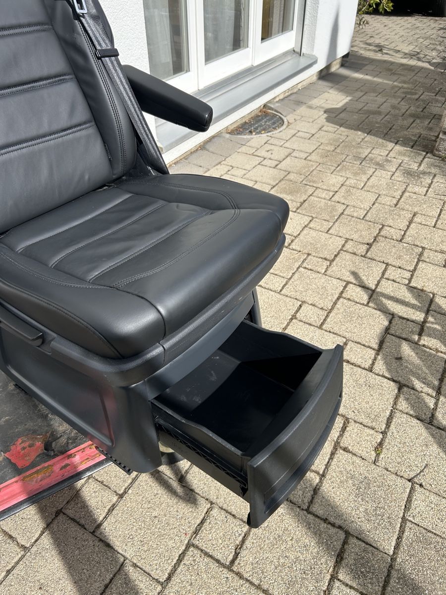 VW Autres accessoires p. véhicule: VW T5, T6, T6.1 Sitz Einzelsitz – D'occasion à Salvenach par Ricardo3280 1