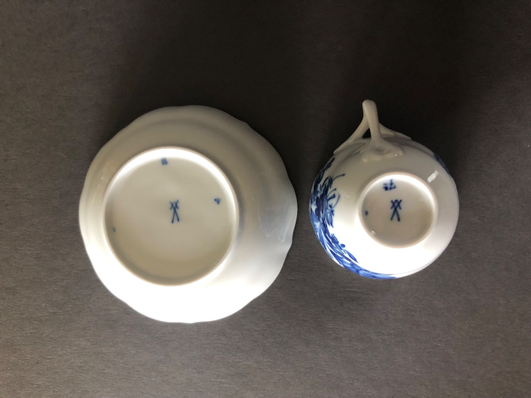 Tazze: Meissen Moccatasse, blaue Blumenmalerei – Usato da Neerach venduto da hankel 1
