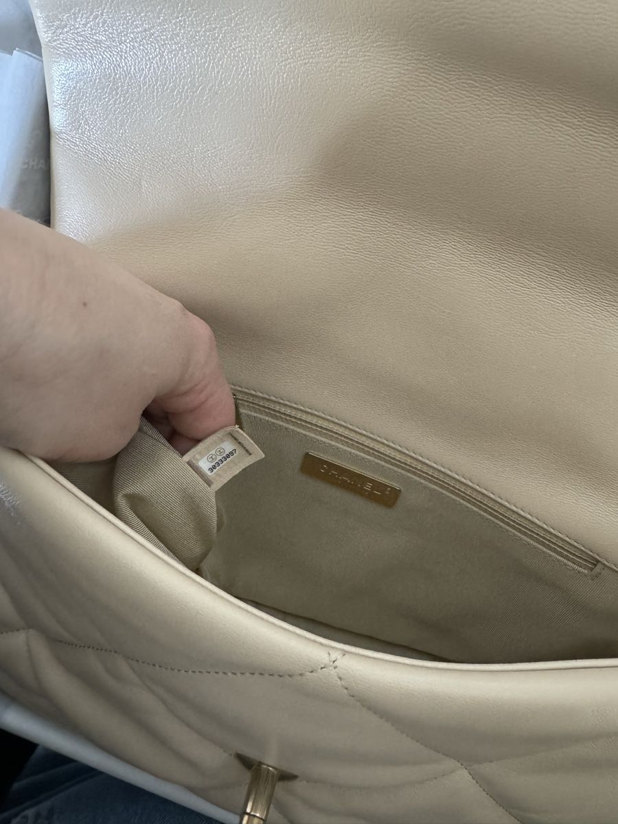 Chanel Borse da donna: Chanel 19 – Nuovo (secondo la descrizione) da Solothurn venduto da Vintage87 4