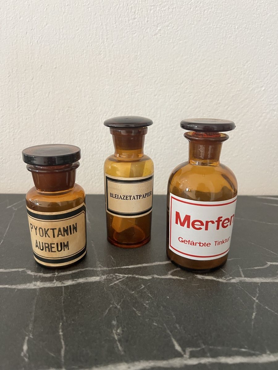 Matériel de laboratoire: Vintage-Apothekerflaschen  – D'occasion à Beromünster par sim_567j