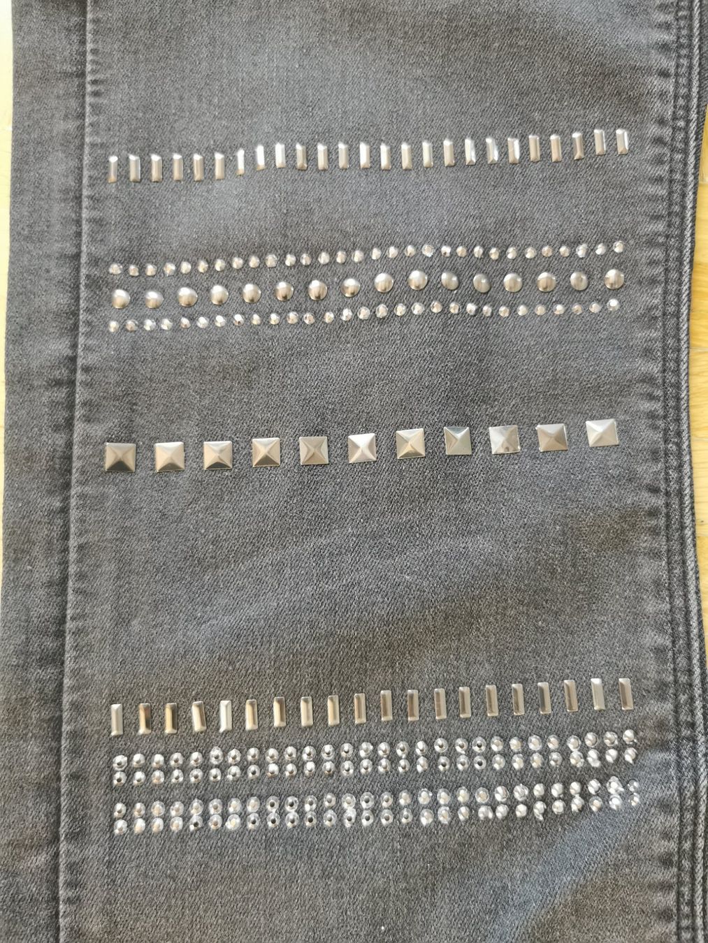 H&M Jeans: Jeans H&M mit Strass Gr. 31/34 – Gebraucht aus Stäfa von flamingo_17 3