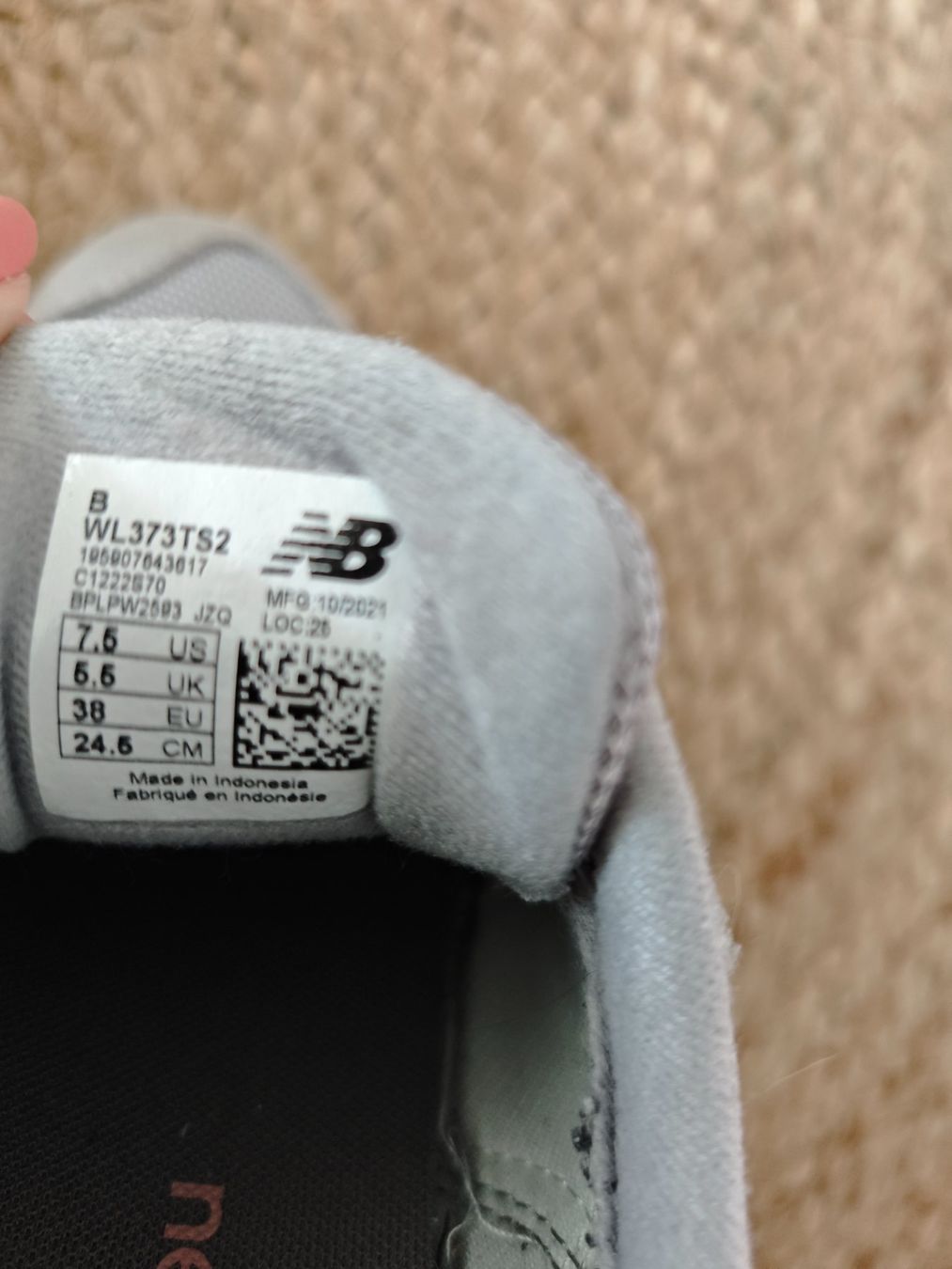 New Balance Scarpe da donna: New Balance 373, Gr. 38, Grau/Rosa – Usato da Gunzgen venduto da 0Aurin0 2