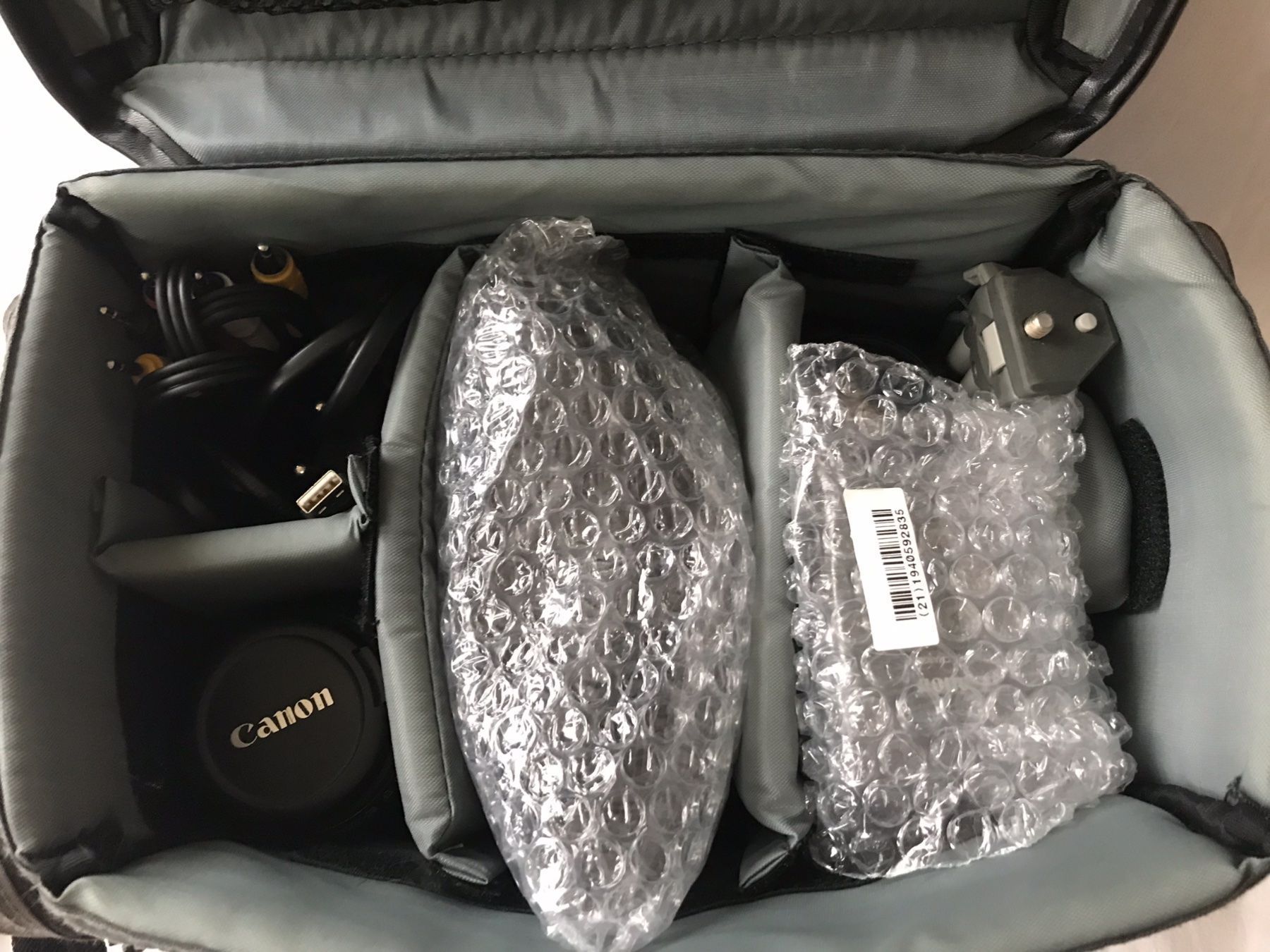 Canon Kamera: Canon EOS 350D EF-S 18-55 + div. Zubehör – Gebraucht aus uster von articles 5