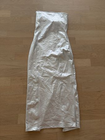 Silbernes Bandeau-Maxikleid Gr. S – Metallic