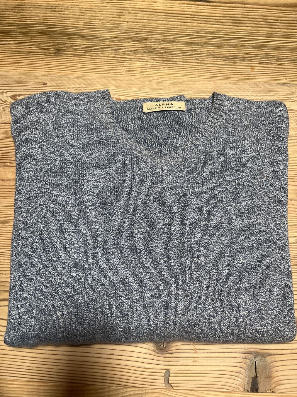 Pullover & Sweatshirts: Original V neck pullover Alpha by Massimo Rebecchi – Gebraucht aus Rüschlikon von ant_5v7g