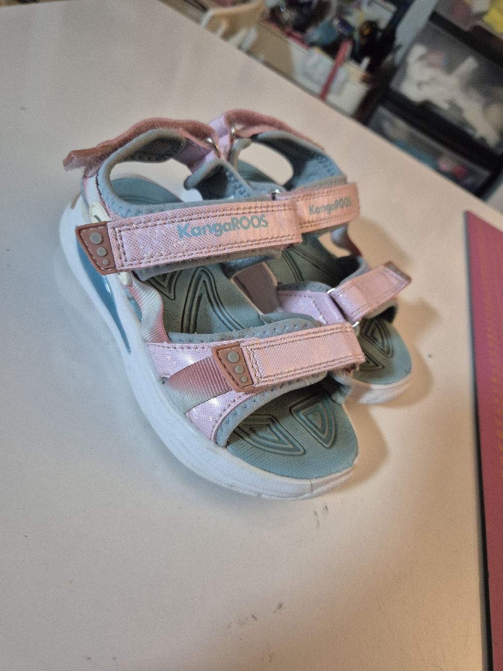 Scarpe per ragazze: Kangaroos Sandalen 26 Mädchen – Usato da Wynigen venduto da La_Talpa