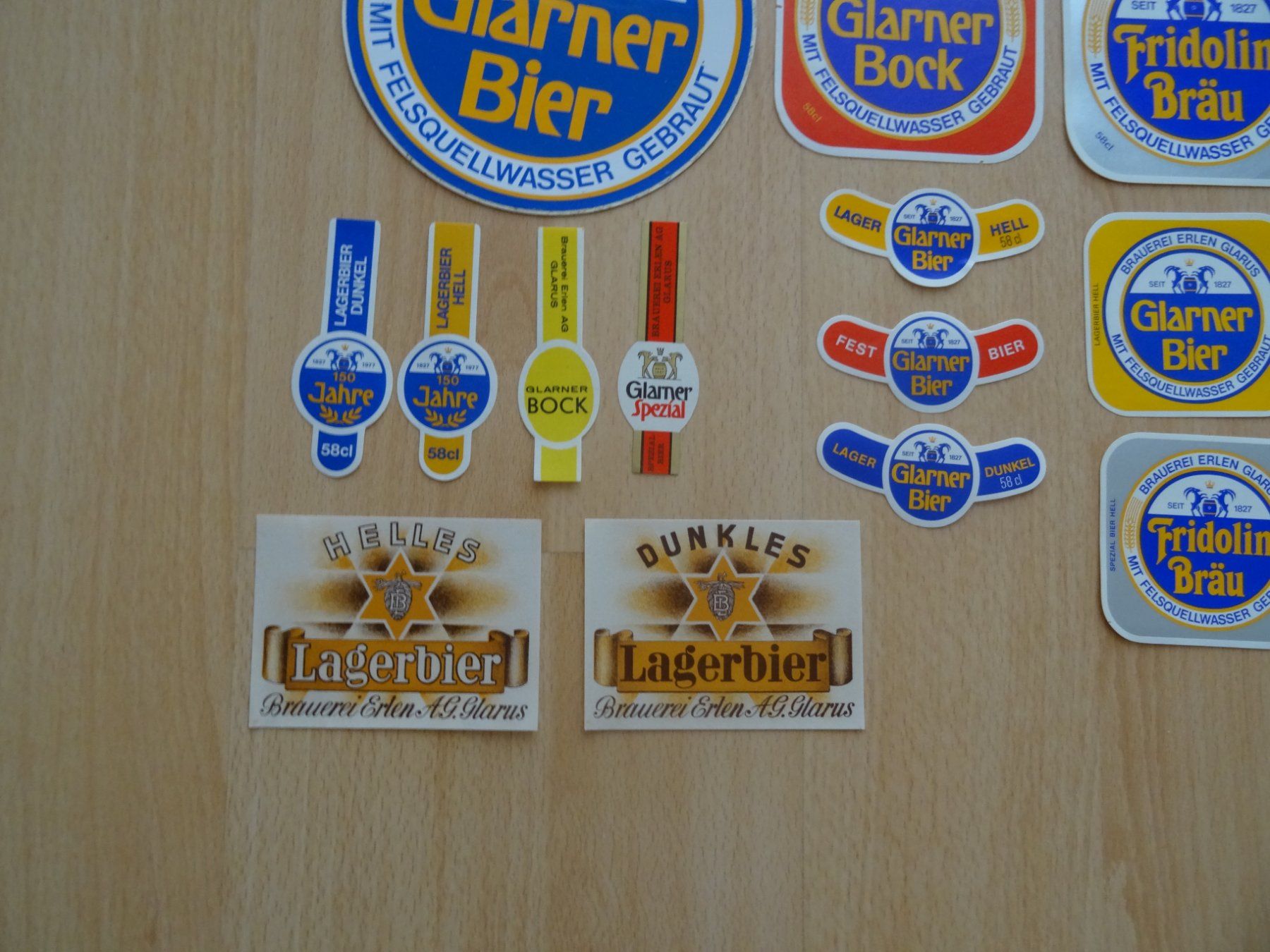 Verres, cruches & bouteilles: Ein Posten mit div. Bier Etiketten Glarner Bier etc. – Neuf (Voir description) à Lupfig par Hubi64 2