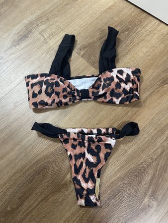 Stylisches Bikini Set mit Leo-Print Grösse S