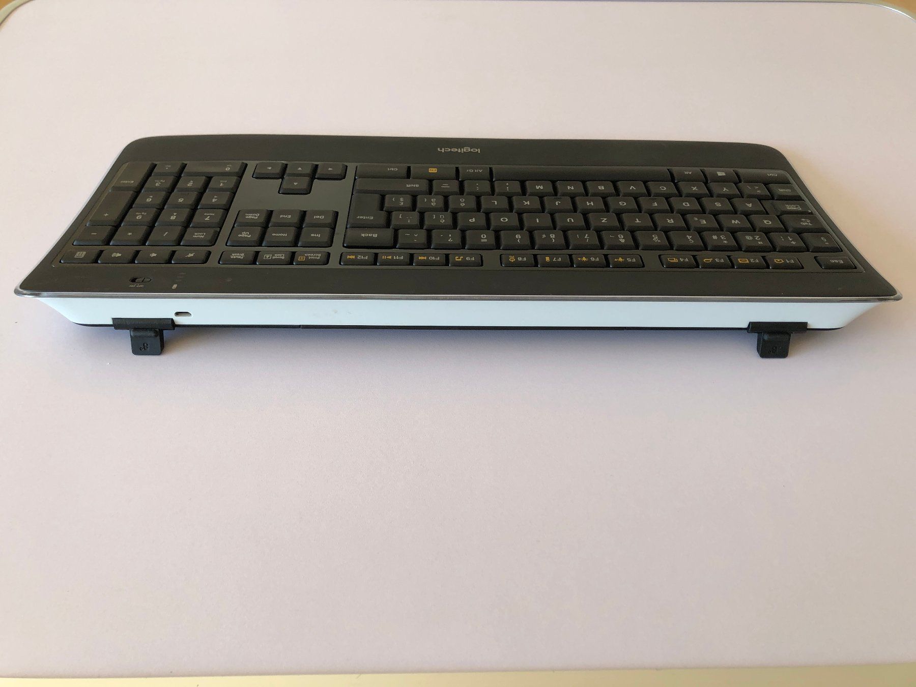 Logitech Claviers: LOGITECH Wireless Illuminated Keyboard K800 + Performance MX – D'occasion à Frauenfeld par -blubber- 1