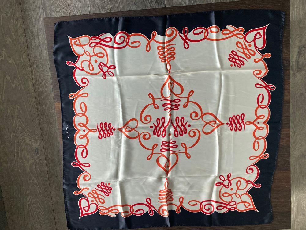 ESCADA Foulard en soie TBEG vintage Scarf 85x90 cm