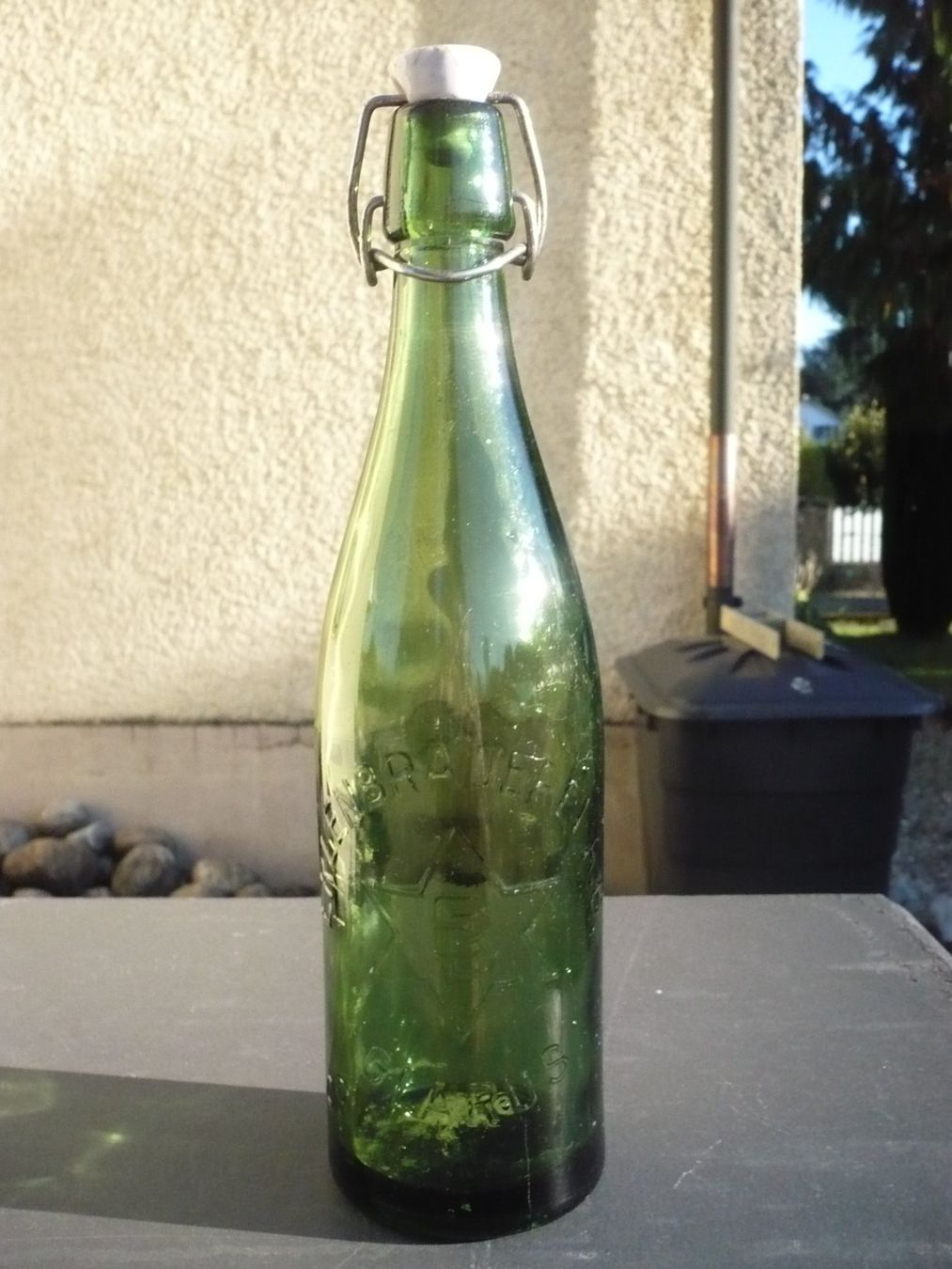 Verres, cruches & bouteilles: Bierflasche ERLENBRAUEREI AG GLARUS – D'occasion à Biberist par Urmel