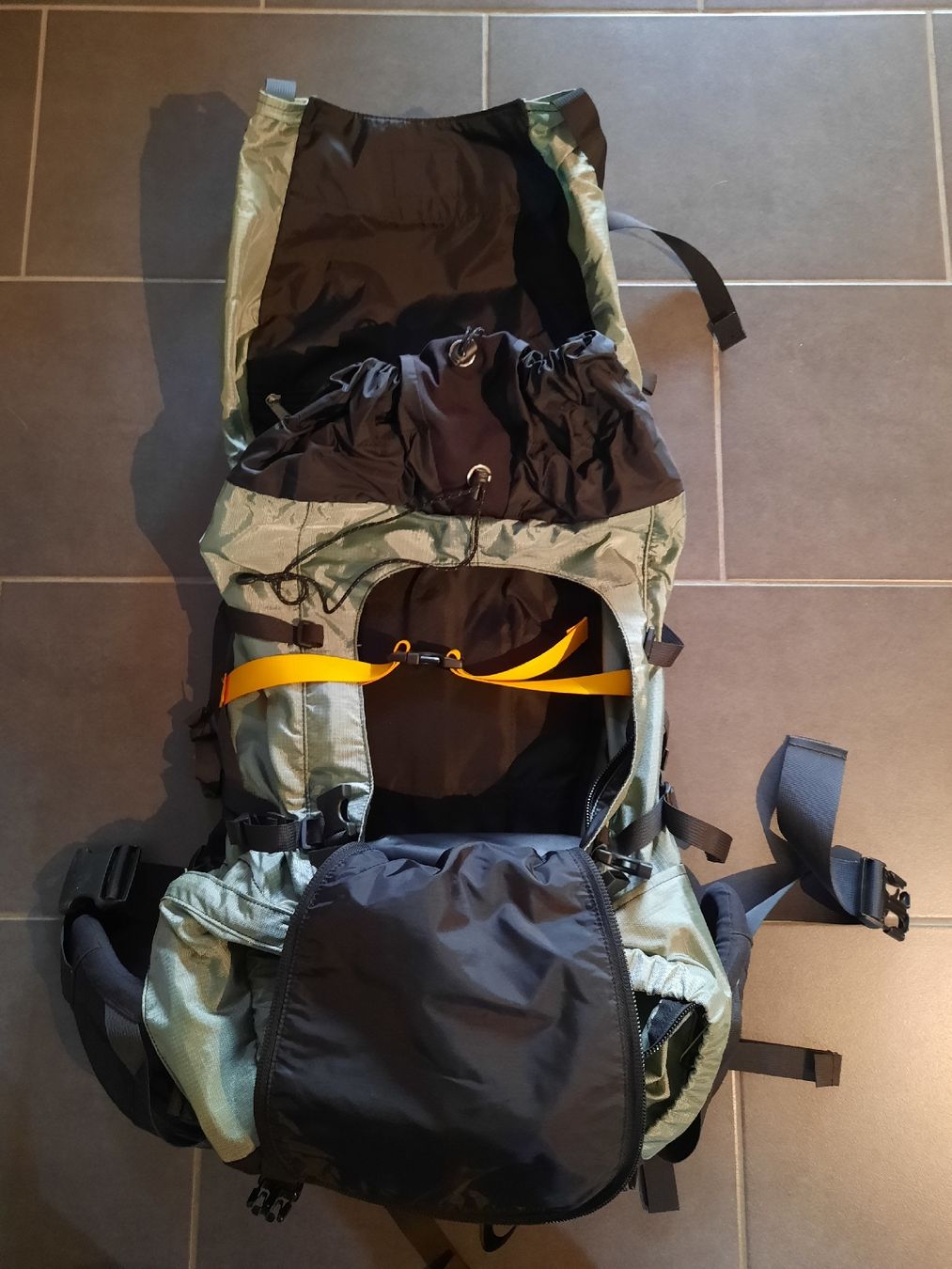 Zaini: Reiserucksack Women 50 + 10 L – Usato da Bätterkinden venduto da leseratte7 3