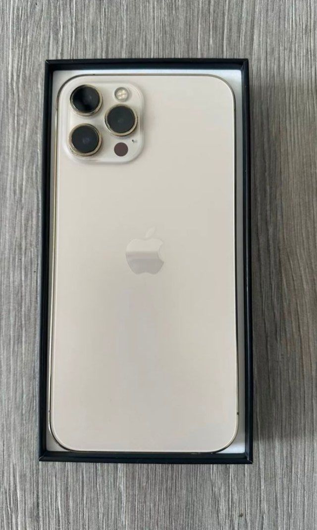 Apple Telefoni cellulari / Smartphones: iPhone 12 Pro Max (512GB) Akku 98% – Usato da Luzern venduto da Waince786