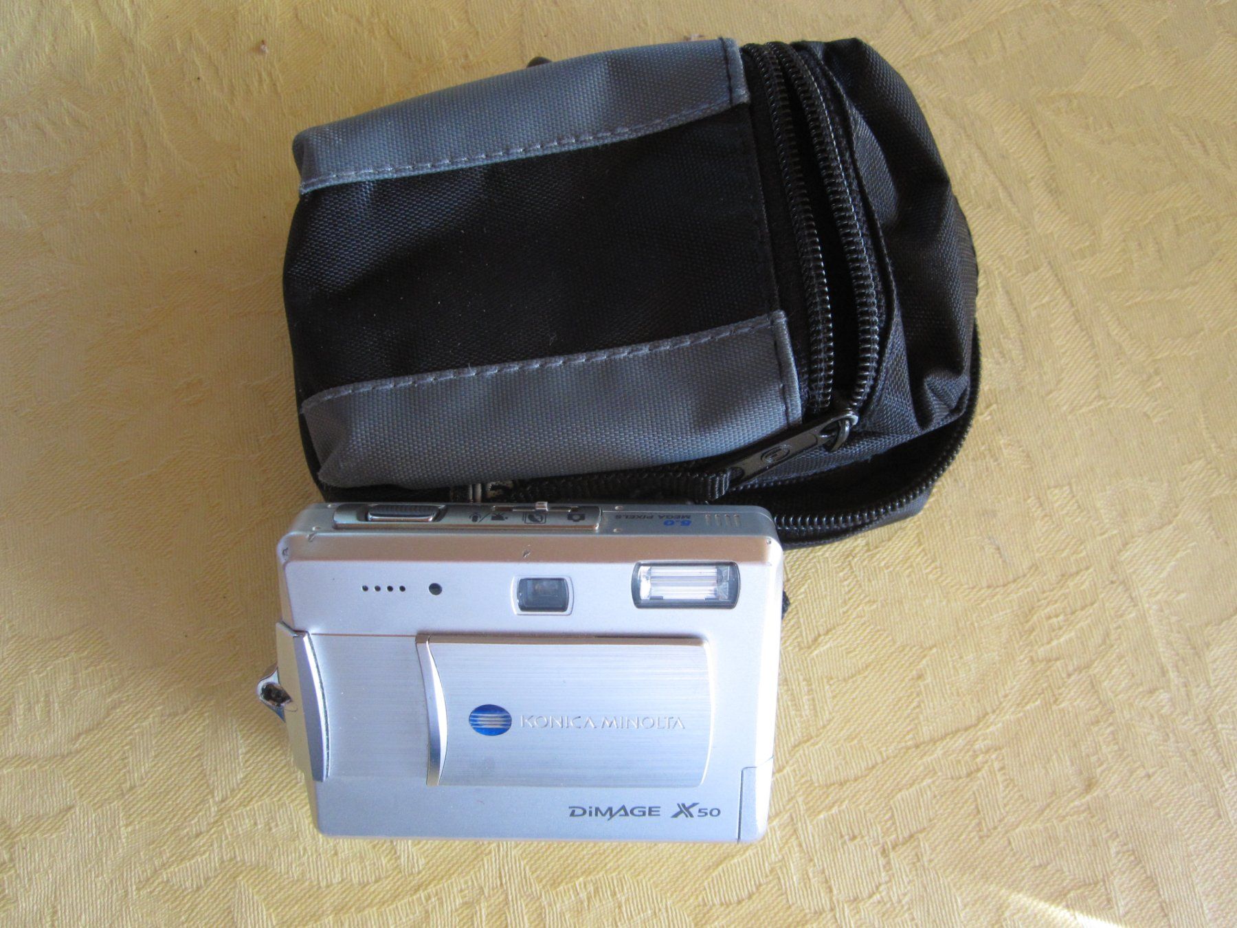 Konica Fotocamera: Kamera Digital Konica Minolta Dimage X50 – Usato da Binningen venduto da fel_8mgn 2