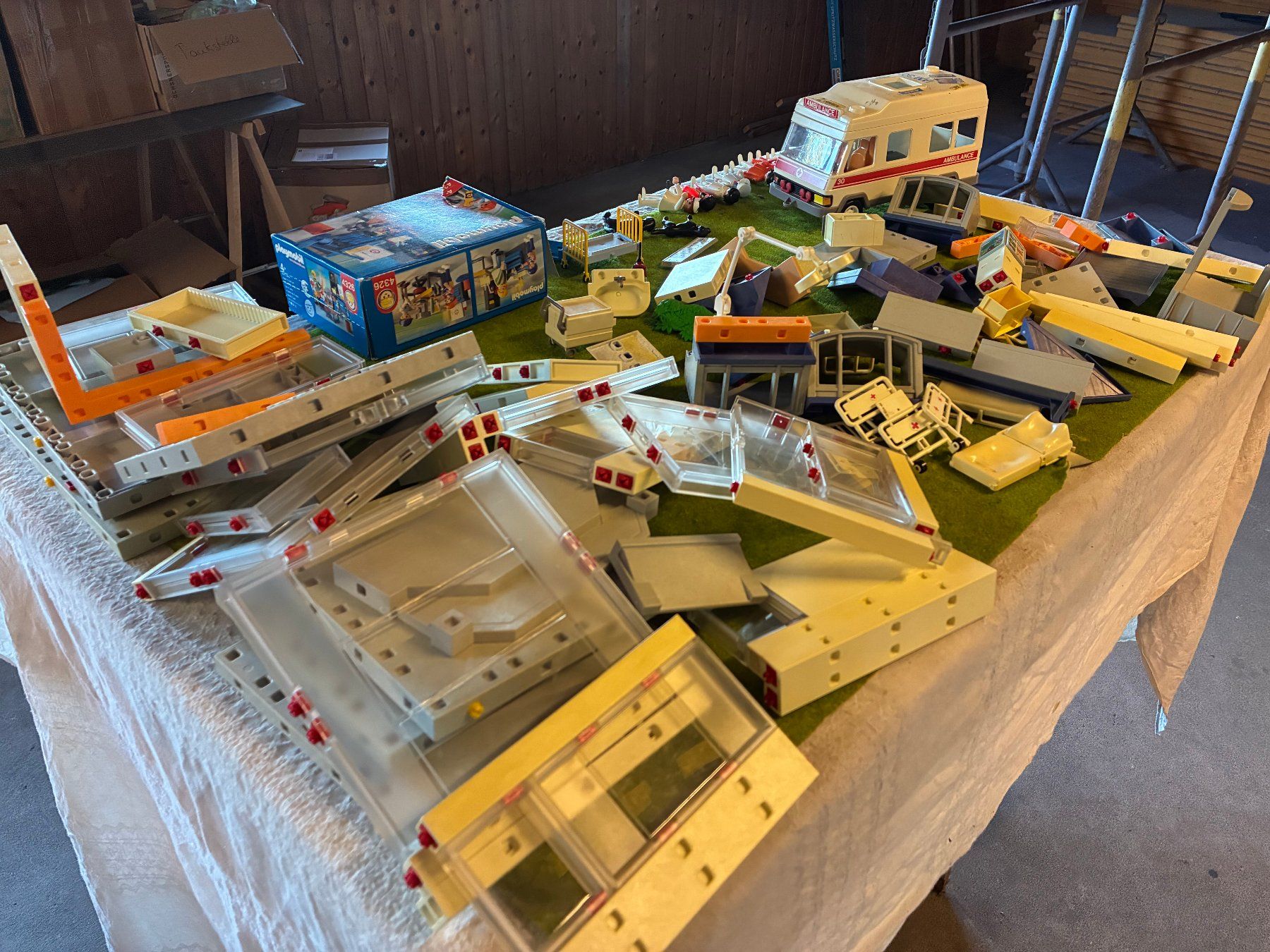 Playmobil Giocattoli: Playmobil Spital – Usato da Ueberstorf venduto da gui_f2q8 1