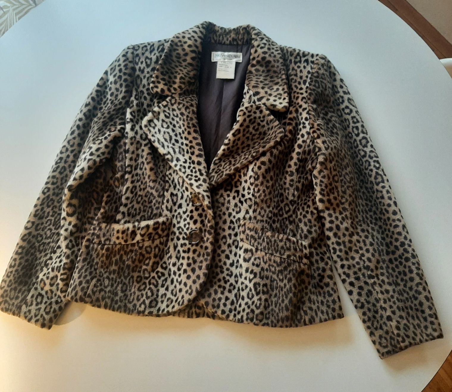 Saint Laurent Jacken: Veste Yves Saint Laurent léopard vintage – Gebraucht aus Chêne-Bourg von chsandra34 6
