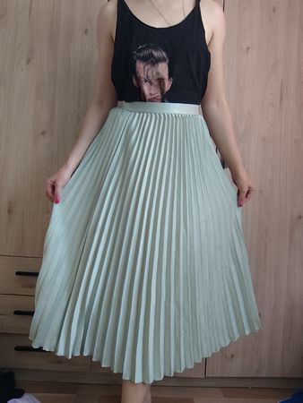 Pleated Midi Skirt Light Green Size 10 Summer Chic 