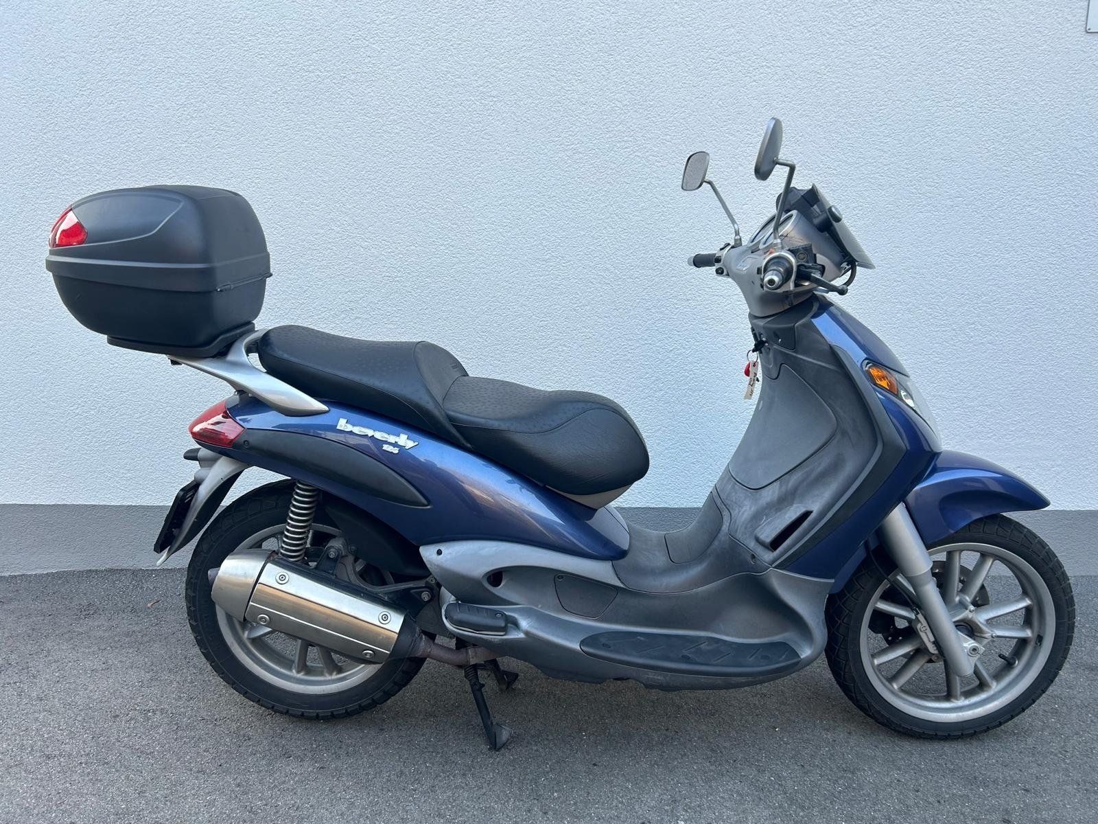 Piaggio Route: Roller Piaggio Beverly 125 blau mit Topcase – D'occasion à Winterthur par dgb_mr7l