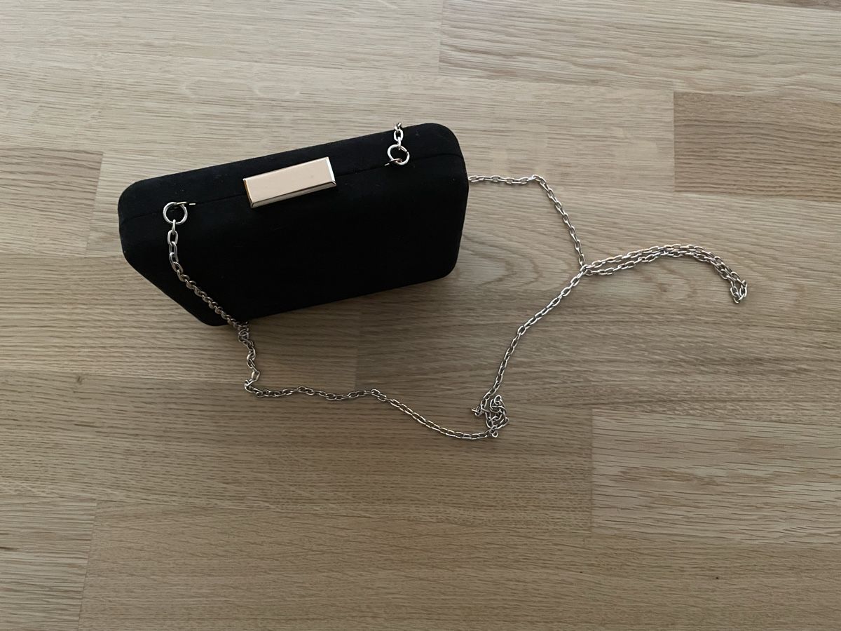 Borse da donna: schwarze Clutch mit Goldkette – Usato da Zürich venduto da aha_v2zt