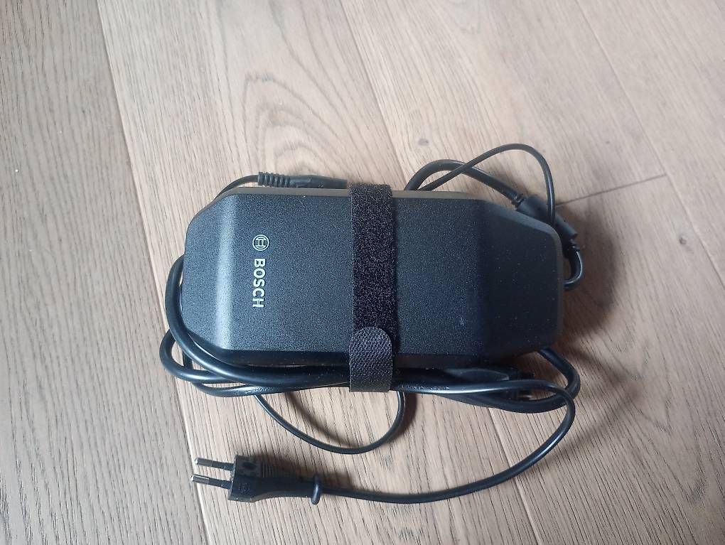 Bosch Caricabatterie: Ladegerät Bosch 4A charger – Usato da Wittenbach venduto da Isae 1