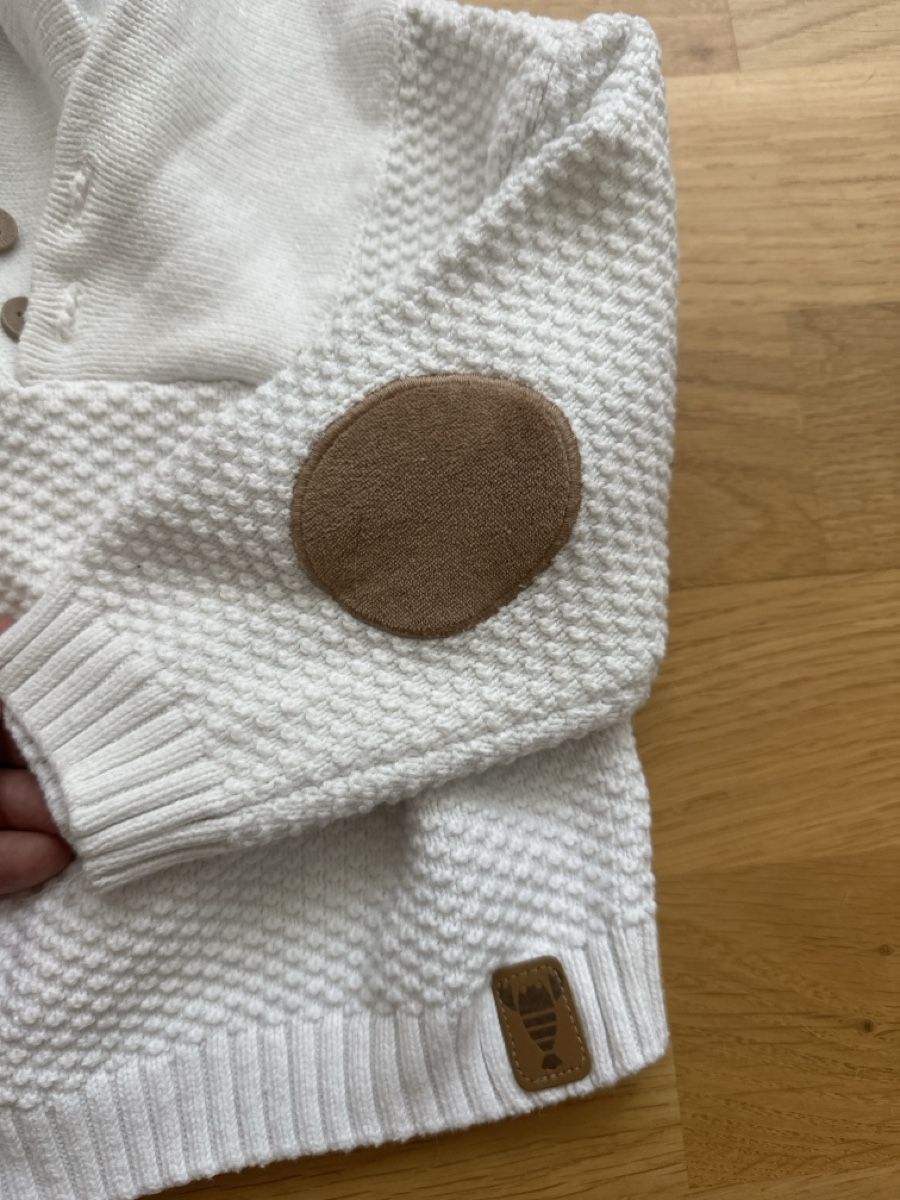 Pulls et sweat-shirts: Weißer Kinder-Pulleager Größe 70 mit Lederellbogen – D'occasion à St. Gallen par adr_l9jg 2