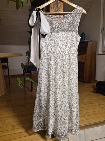 Tiffany Rose Kleid schwarz weiss Spitze Grösse 2 