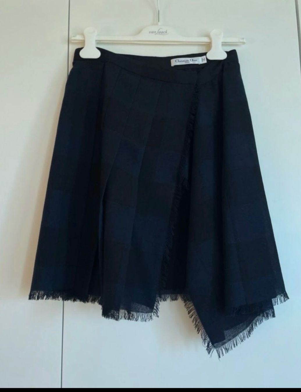 Dior Gonne: Dior Wool Skirt - FR38 – Usato da Dübendorf venduto da Pink.Blue