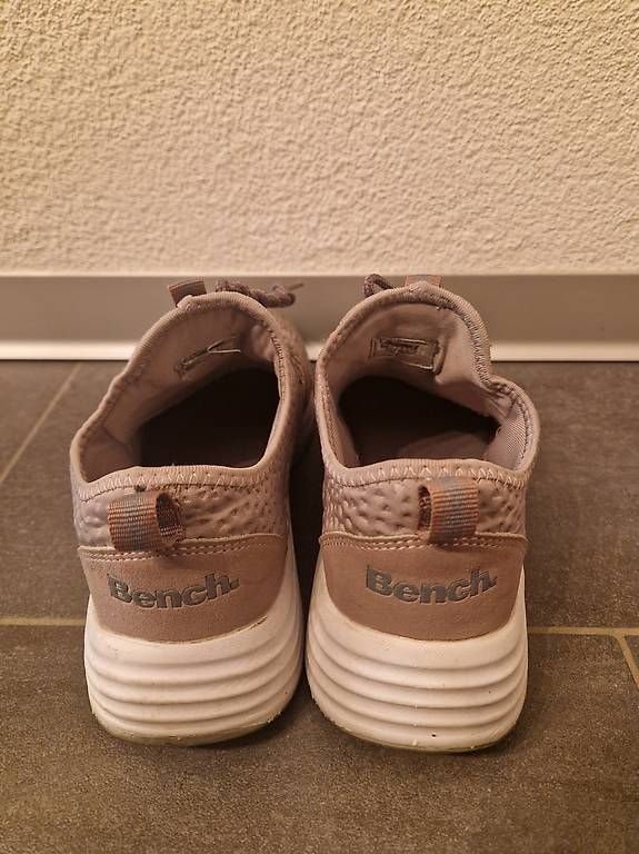 Bench Scarpe da donna: Bench, Damen Schuhe, Sneaker, Gr. 38 – Usato da Dübendorf venduto da Olenaaa 2