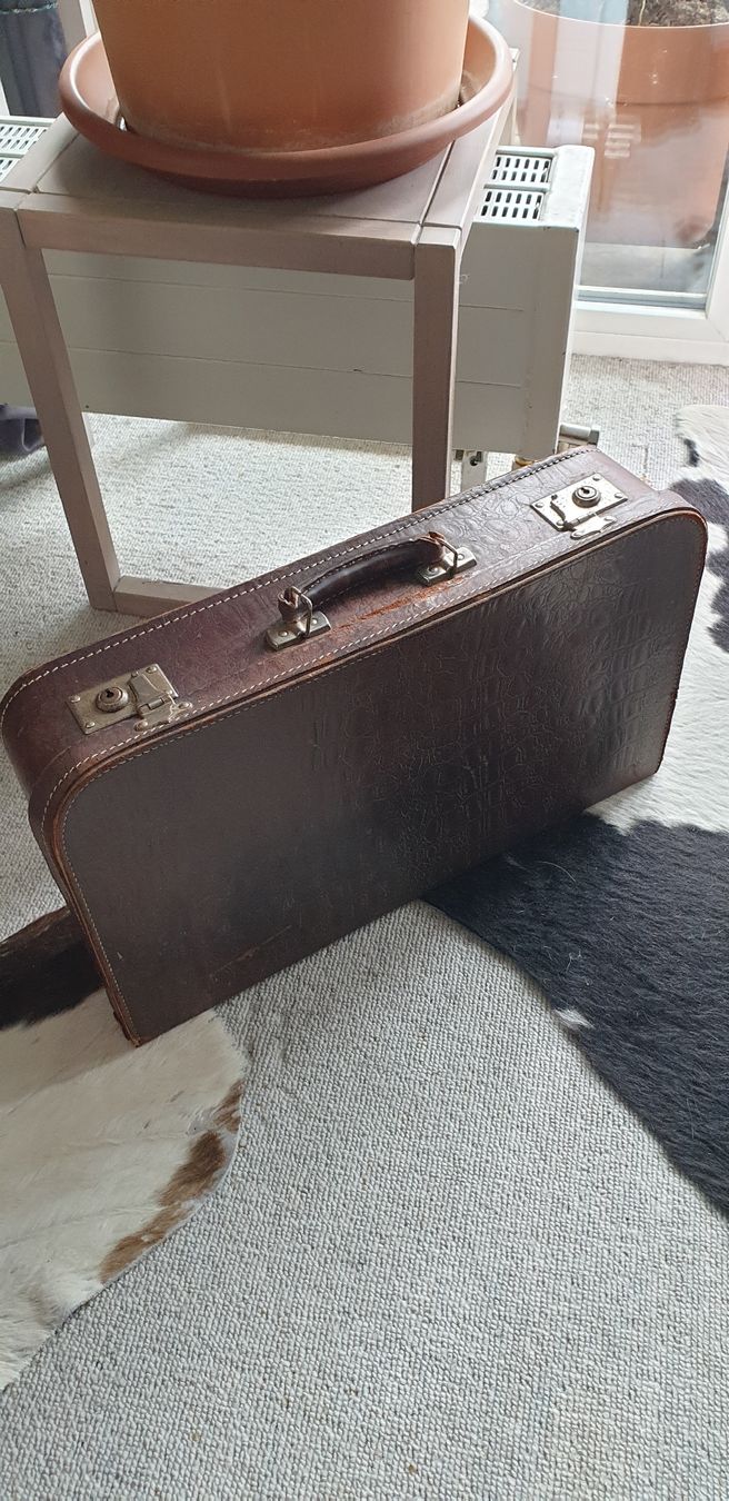 Reisekoffer: Antiker, kleiner Koffer – Gebraucht aus Seftigen von Pantera_nera62 2