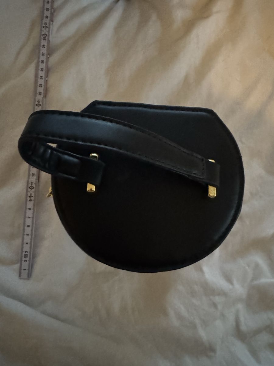 Borse da donna: Schwarze Rundtasche – Usato da Affoltern Am Albis venduto da Mara2604 3