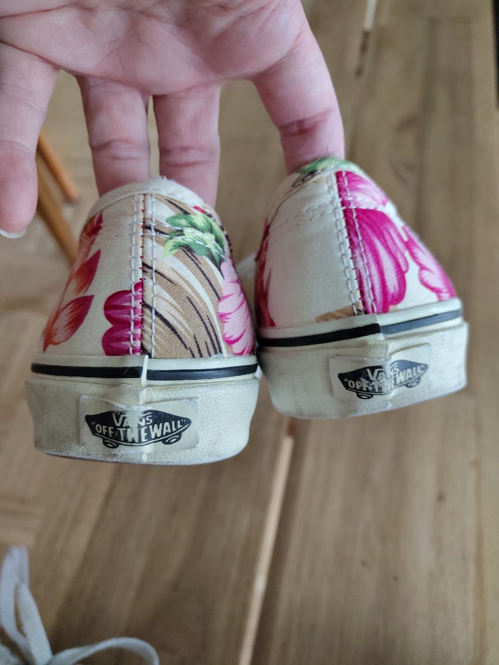 Vans Scarpe da donna: Vans Damenschuhe Blumenmuster Grösse 37 – Usato da Dietlikon venduto da VintageStudioZurich 4