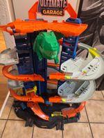 Hot Wheels Ultimate Garage Parkhaus mit T-Rex gebraucht