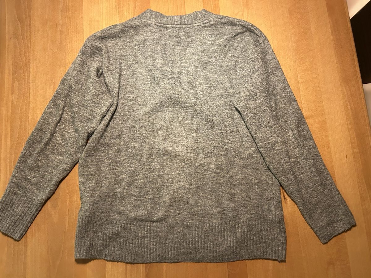 H&M Pullover & Sweatshirts: Grauer H&M Strickpullover, Grösse XS, Top Zustand! – Gebraucht aus Zürich von frauchi4 2