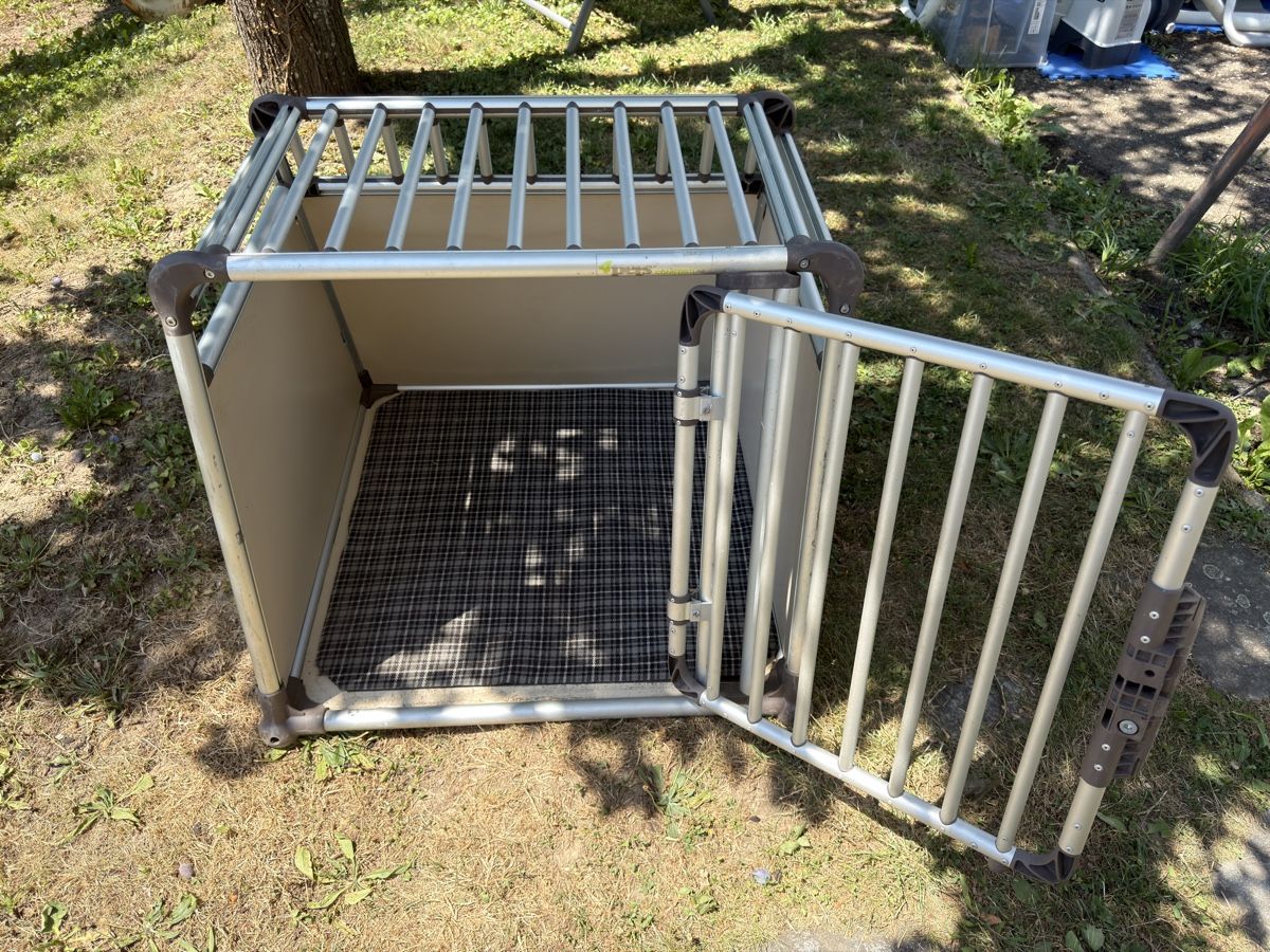 4pets Gabbie, trasporto & Sicurezza: Hundebox von 4Pets, M – Usato da Solothurn venduto da Mc_Clane