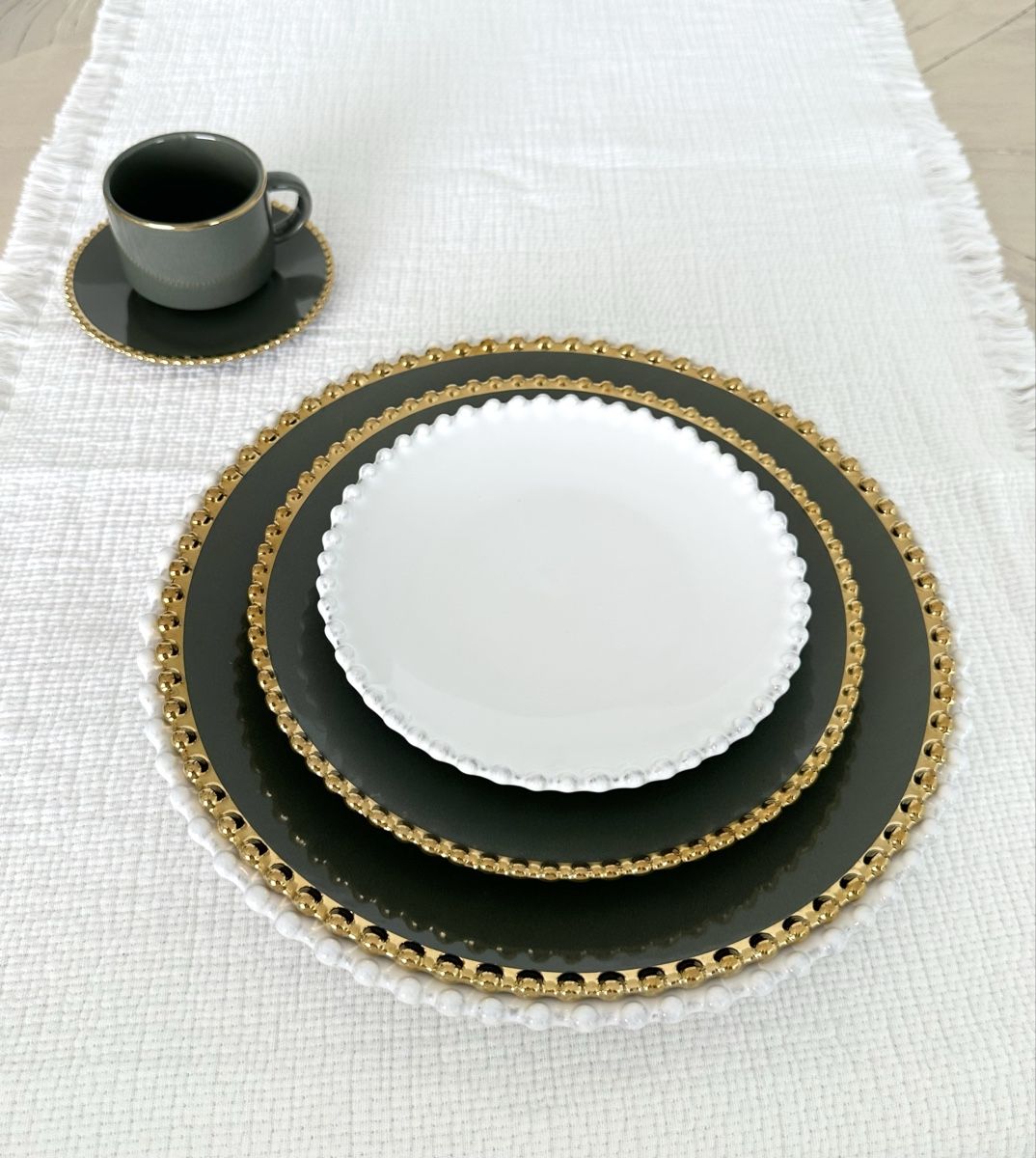 Set di piatti: Geschirrset dunkelgrün mit gold – Nuovo (secondo la descrizione) da Cham venduto da ben_8jv6 2