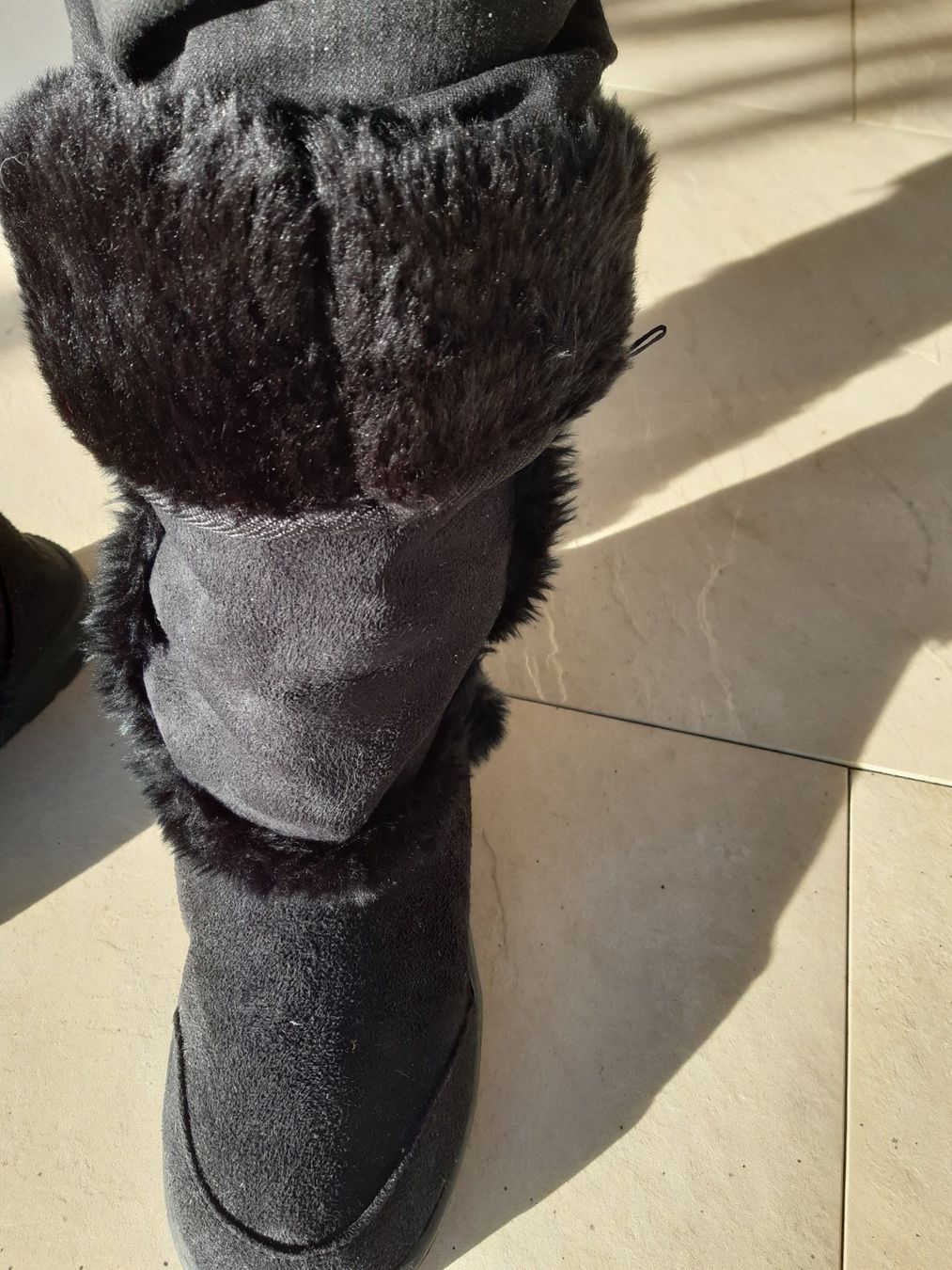 Scarpe da donna: Bottes en daim - Pointure 36 – Usato da Noréaz venduto da Hallyday 1