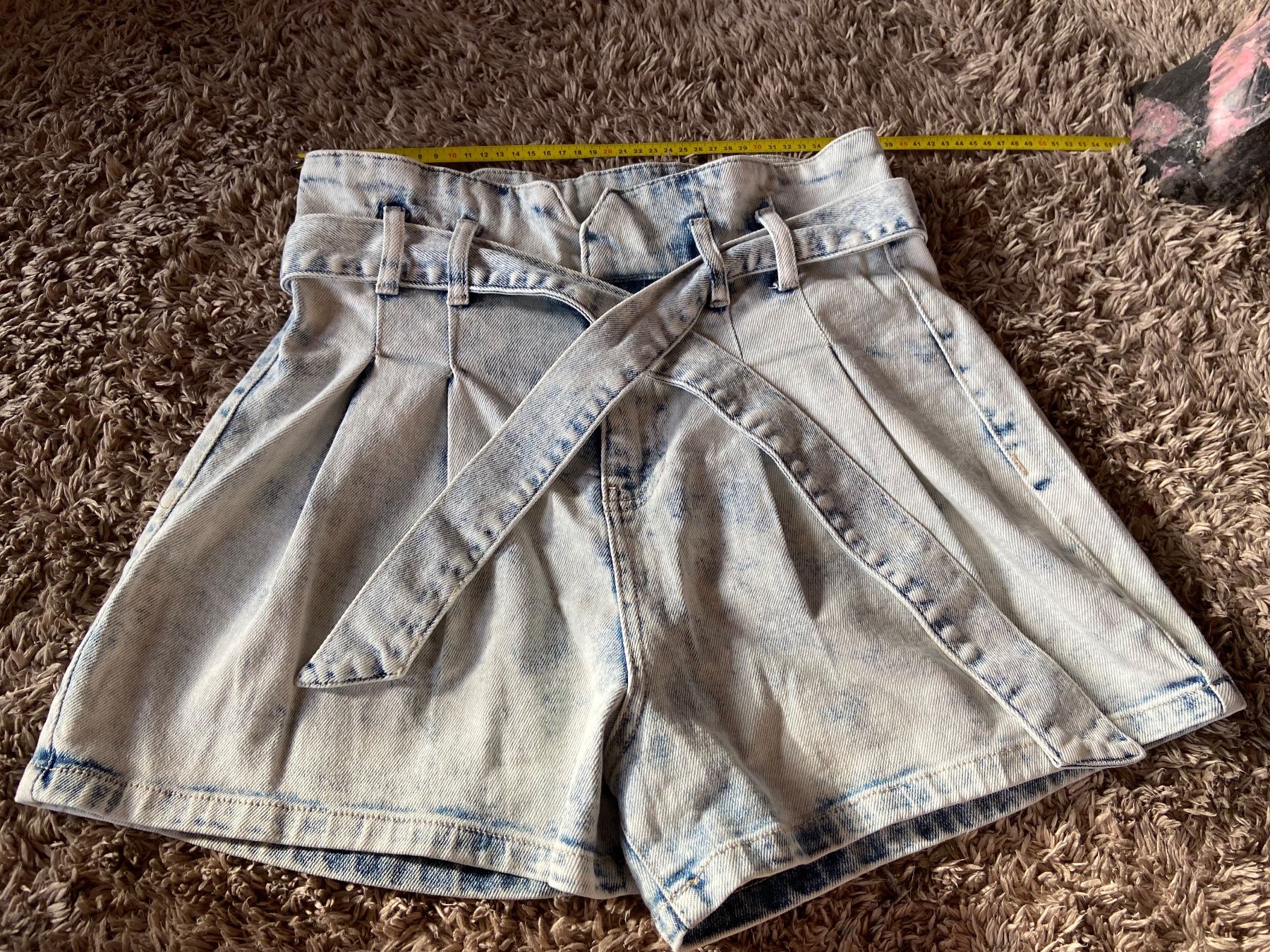 Guess Jeans: Short jean GUESS 28 neuf – Nuovo (secondo la descrizione) da Epalinges venduto da madeleine05 1