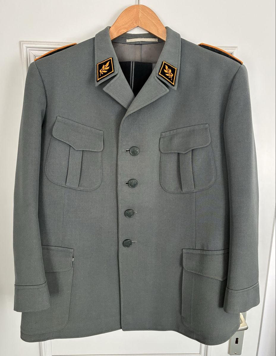 Schweizer Armee Uniformi: Uniform Korpskommandant Bietenholz – Usato da Gutenswil venduto da Antiques77 1