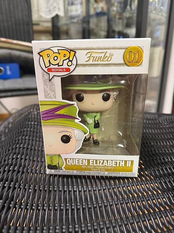 Funko Statuette: Funko Pop Queen Elizabeth – Nuovo e nell'imballaggio originale da Bellach venduto da die_8vsb