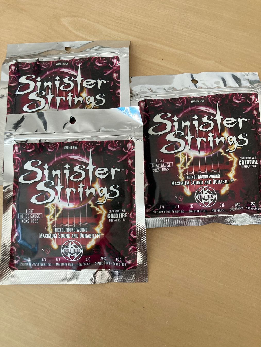 Musikinstrumente: Cordes sinister strings – Neu und originalverpackt aus Les Breuleux von alexcooper