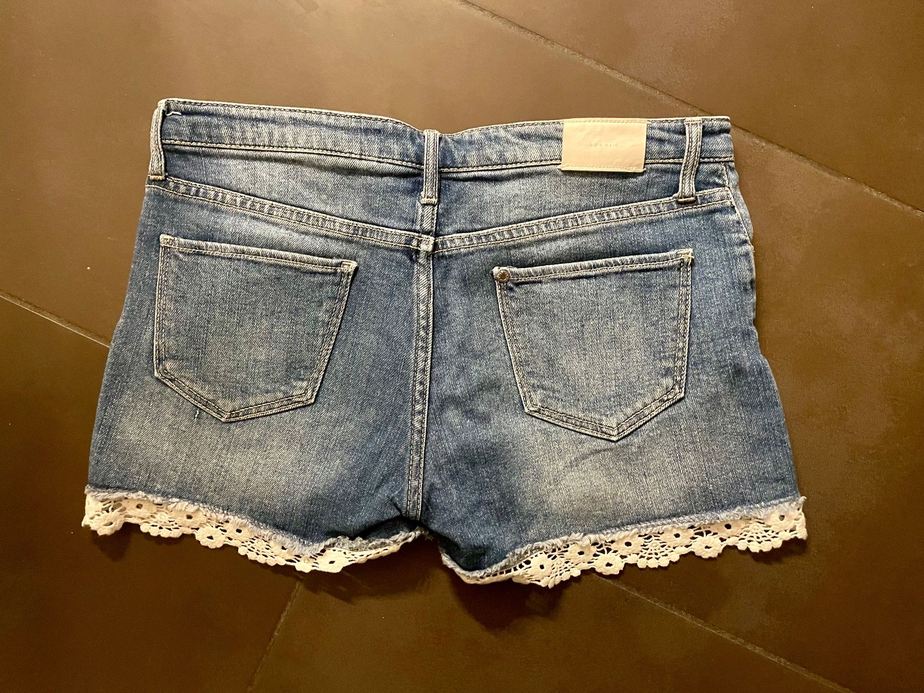 Pantaloni: Coole kurze Jeans Grösse 158 – Usato da Fehraltorf venduto da Marlene4 2