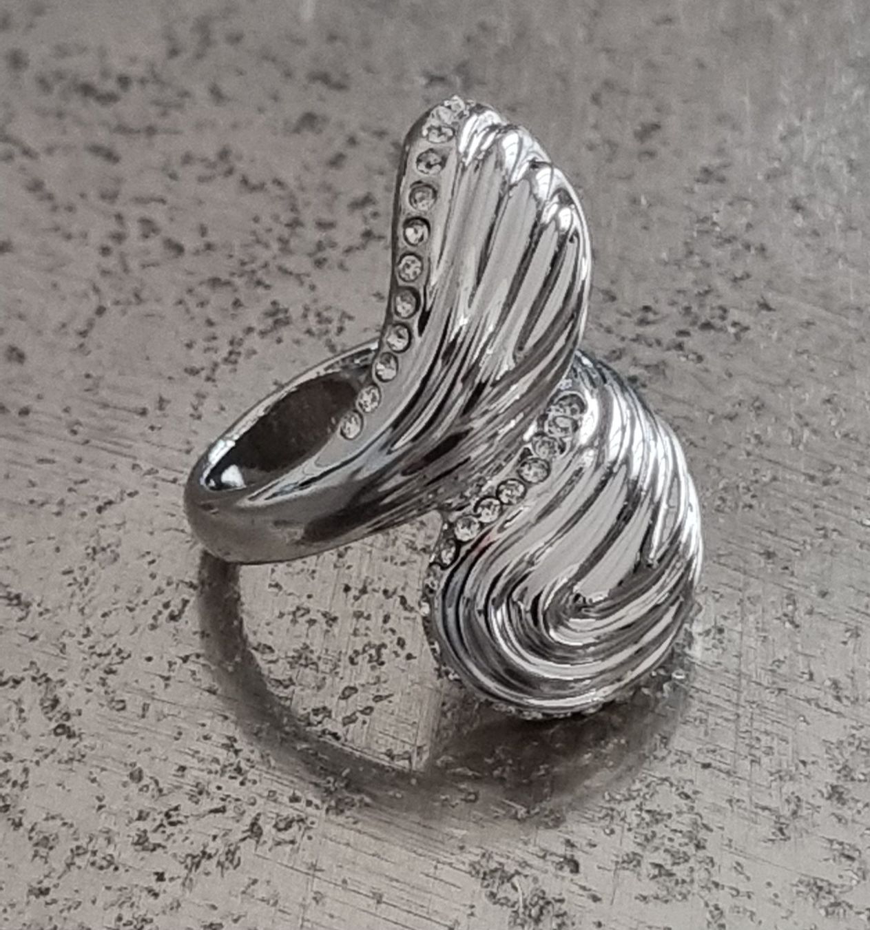 Anelli: RING,versilbert mit Swarovski Kristallen – Nuovo e nell'imballaggio originale da Frauenfeld venduto da Bleeddragon 1