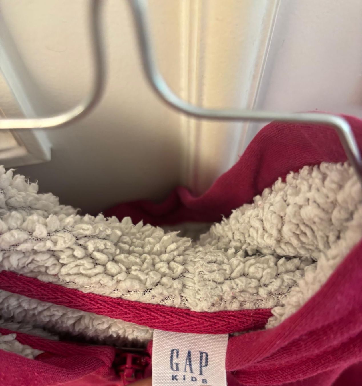 Gap Pulls & Sweat-shirts: Polaire Gap  T6-7 ans – D'occasion à Conches par chn_hgl6 1