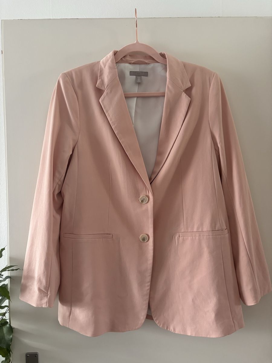 H&M Giacche: H&M blush pink blazer, perfect for spring! – Nuovo (secondo la descrizione) da Frauenfeld venduto da myl_msh9
