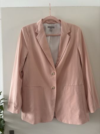 H&M blush pink blazer, perfect for spring!
