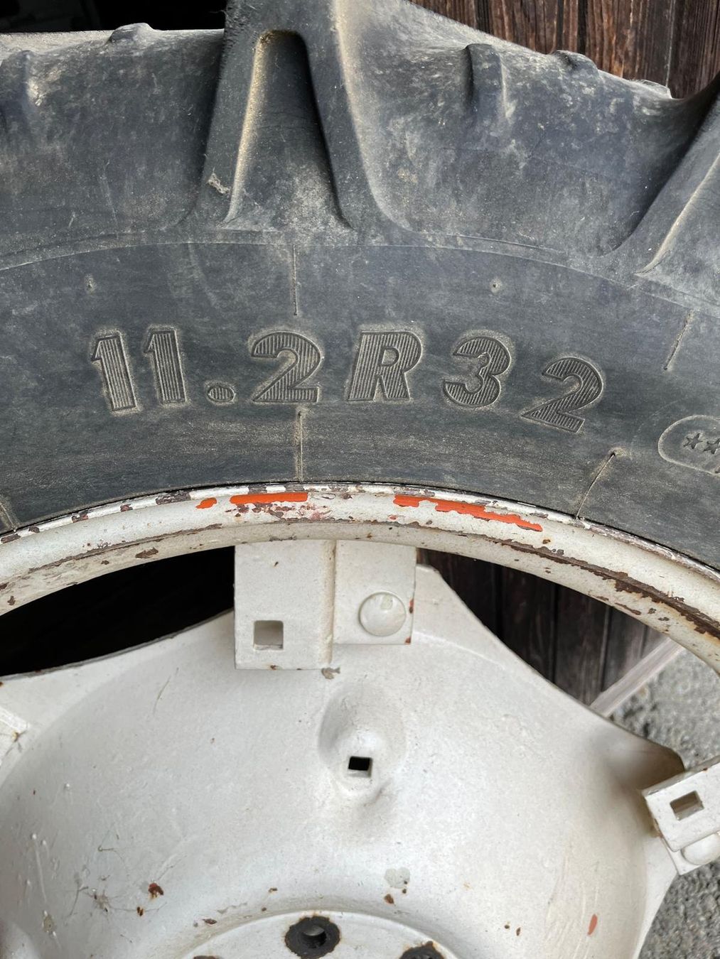 Pneumatici & Ruote complete: 2 Doppel-/Pflegeräder 11.2  R 32 – Usato da Bergdietikon venduto da luusmaitli10 5