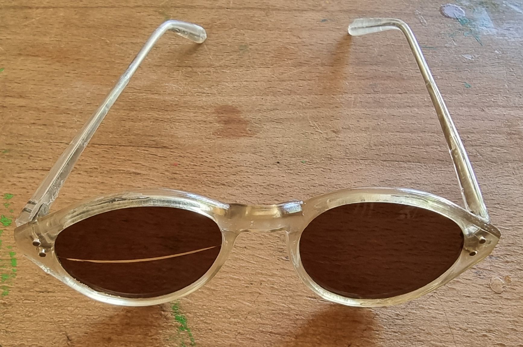 Lunettes & Verres: Retro Sonnenbrille – Défectueux à Rifferswil par sandra0010