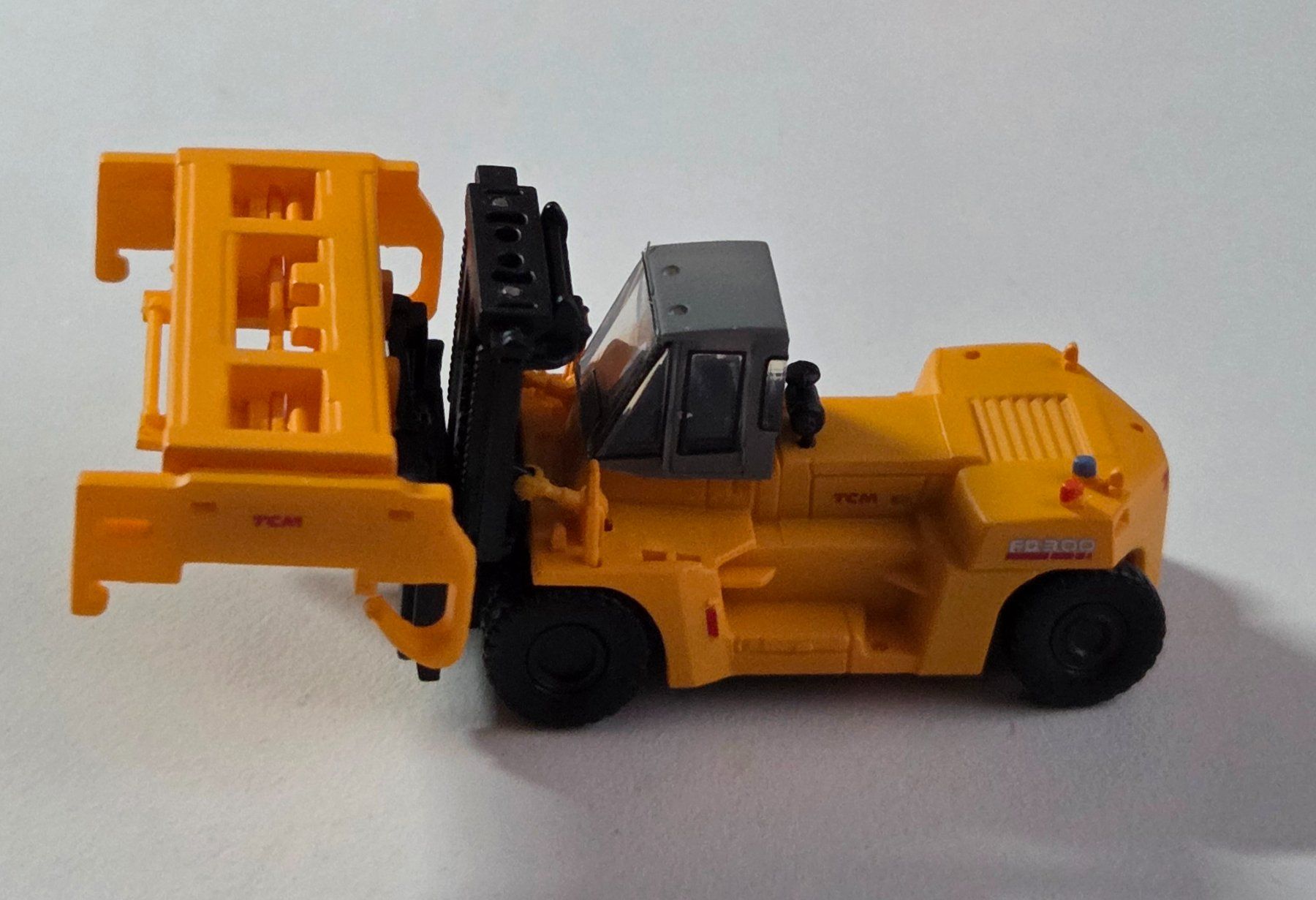 Kato Modellini di ferrovie: Kato-Container-Stapler N – Nuovo e nell'imballaggio originale da Rorbas venduto da susinchen