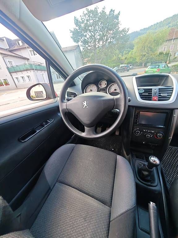 Peugeot Autos: PEUGEOT 1.4 Urban – D'occasion à Geneveys-Coffrane par lilipte 4
